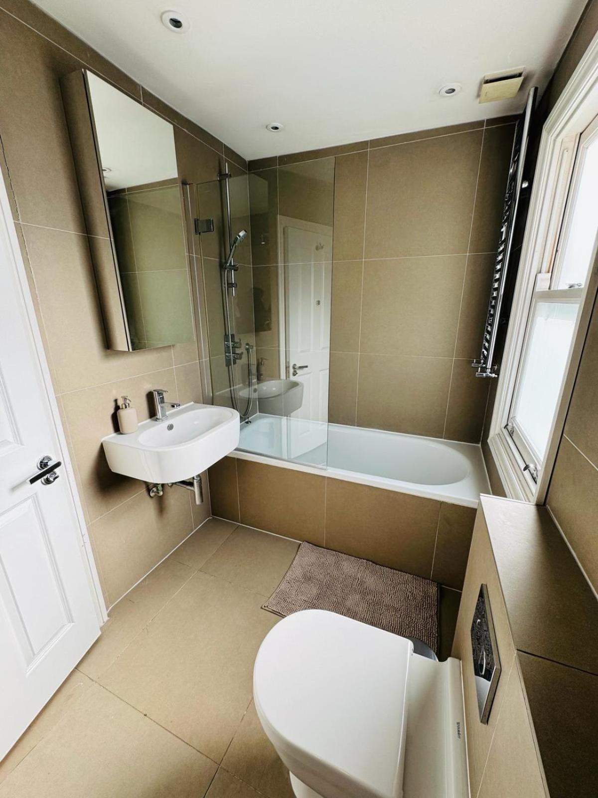 Stunning Flat In Chiswick Daire Londra Dış mekan fotoğraf